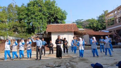 DEMONSTRASI EKSTRAKULIKULER DI PONDOK PESANTREN ETIHAD