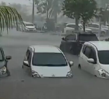 Dampak Banjir pada Mobil: Kerugian yang Sering Terjadi dan Cara Mencegahnya Dampak Banjir pada Mobil: Kerugian yang Sering Terjadi dan Cara Mencegahnya