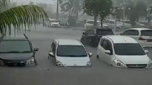 Dampak Banjir pada Mobil: Kerugian yang Sering Terjadi dan Cara Mencegahnya Dampak Banjir pada Mobil: Kerugian yang Sering Terjadi dan Cara Mencegahnya