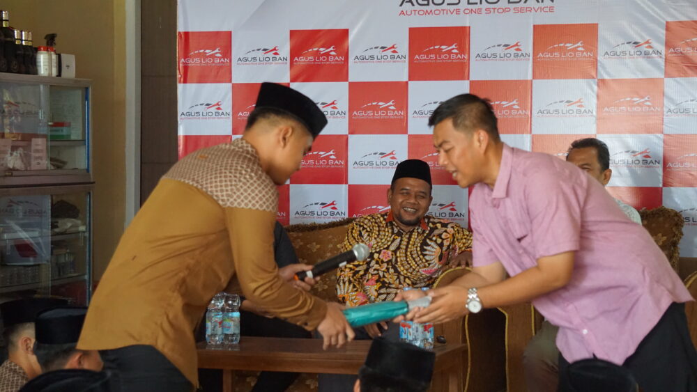 Membangun Bisnis Berkah, Menebar Manfaat: Siswa Akhir Ponpes Tazakka Dapat Pembekalan Entrepreneurship di Agus Lio Ban Group