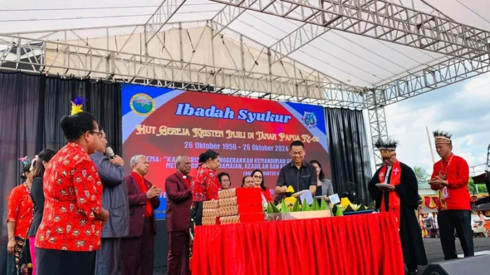 Regent of Mimika Calls for Unity at GKI’s 68th Anniversary Celebration in Papua