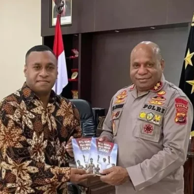 Steve Mara Appreciates the Papua Police Chief, Inspector General of Police Mathius Fakhiri and asks young Papuans to prepare themselves to take part in the recruitment of 2000 members of the National Police