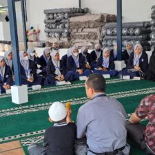 PONPES Al-Mujtama Al-Islami Lampung Lakukan Rihlah Iqtishodiah ke Usaha Garment Milik Anggota FORBIS Bandung