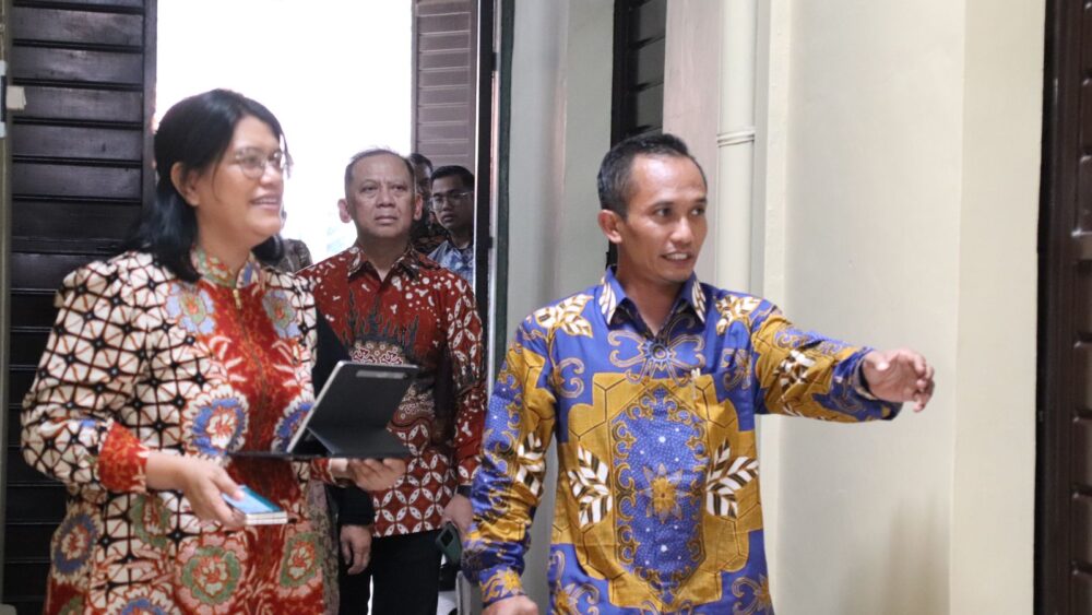 PT USM Berkah Indonesia sebagai anggota Aspaki mendapat kunjungan dari Direktur Ketahanan Kefarmasian dan Alkes didampingi Ketua Umum Aspaki