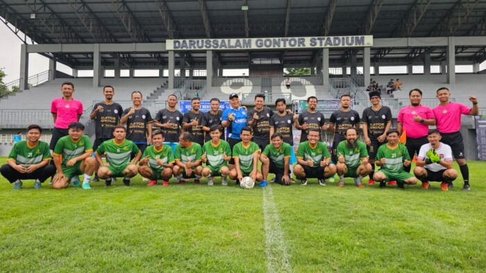 Pertandingan kekeluargaan sepakbola, ikut meramaikan acara pelantikan FORDA, Forum Olahraga Darussalam