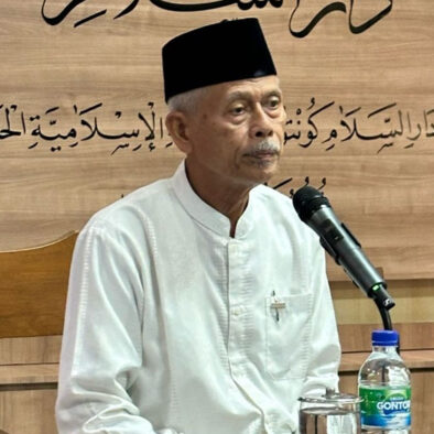 Pesan penting KH Akrim Mariyat pada Alumni Gontor yang Berbisnis