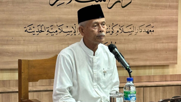 Pesan penting KH Akrim Mariyat pada Alumni Gontor yang Berbisnis