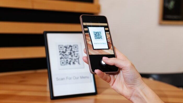 Mengintip Keunggulan QRIS dalam Transaksi Digital
