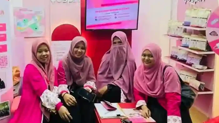 Stand PT Yuspin, milik Rafiah Rusyda, alumni Mantingan Marhalah 2008, anggota Forbis Solo Raya