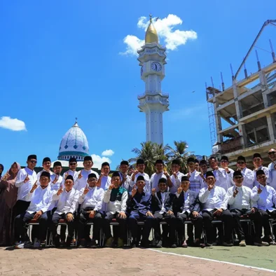 Silaturahmi FORBIS ke Pimpinan Gontor Bahas Dampak Kebijakan Donald Trump, Ekonomi Indonesia Terkini, hingga Kemandirian Pesantren Silaturahmi FORBIS ke Pimpinan Gontor Bahas Dampak Kebijakan Donald Trump, Ekonomi Indonesia Terkini, hingga Kemandirian Pesantren