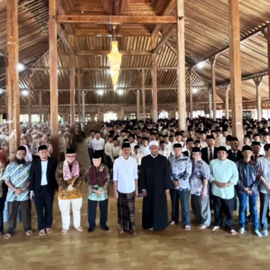 Pimpinan Gontor Kunjungi Pesantren Bina Insan Mulia, Ribuan Santri Saksikan Harmoni Perpaduan Tradisi dan Modernitas