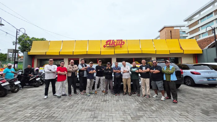 FORBIS IKPM Gontor Bandung Raya Hadiri Grand Opening Mie Akup di Kawasan Kampus UPI Bandung