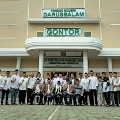 Sowan ke Gontor dan Halal bi Halal FORBIS, Pesan Mendalam Kyai Hasan untuk Pengusaha Alumni dan Rencana Expo Megah