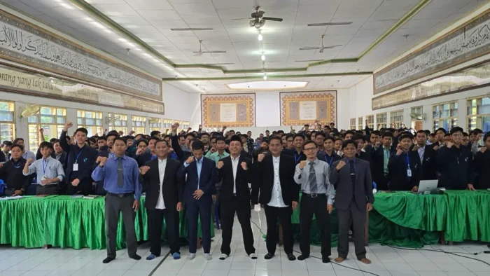 Siapkan Lulusan Unggul, Tim Kesekjenan FORBIS Isi Pembekalan Mental Wirausaha di Muaskar Wisuda ke-46 UNIDA Gontor
