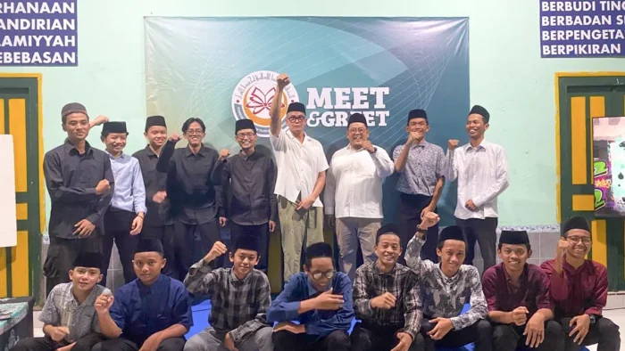 Meet and Greet: Ust Sofwan Rahman bersama para santri Pesantren Ibnu Sina (PIS) Yogyakarta.