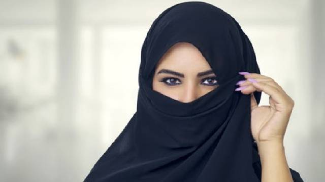 Otoritas Hiburan Saudi Menetapkan Peraturan Untuk Penampilan Wanita Dalam Pertunjukan Keluarga