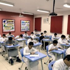 Foto-foto Suasana Ujian di Sekolah Tingkat Menengah di Arab Saudi