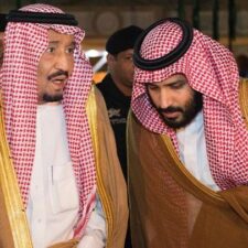 Dektrit Raja Salman dan Perbedayaan Pemimpin Muda Saudi