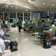 Pengalaman Ustadz Muflih Safitra di Terminal Haji Jeddah