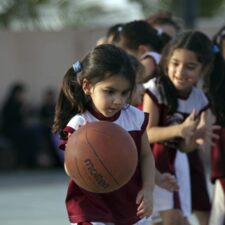 Anak-anak Eskpatriat Segera Mengucapkan “Selamat Tinggal Arab Saudi” Setelah Ujian Akhir Semester