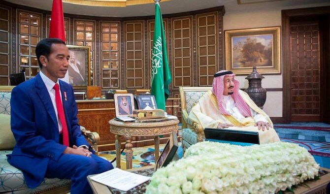 Video: Presiden RI Joko Widodo Makan Siang Bersama Raja Salman di Riyadh