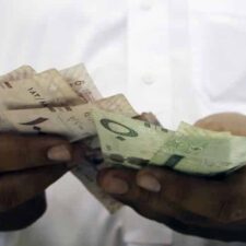 Mengembalikan Uang 300 Reyal Setelah 10 Tahun