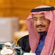 Coronavirus di Saudi: Raja Salman Putuskan Tanggung 60% Gaji Karyawan Sektor Swasta