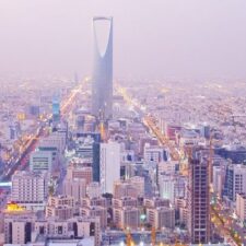 Mengambil Bahaya Yang Lebih Ringan: Kebijakan Ekonomi Arab Saudi Menghadapi Krisi Pandemi