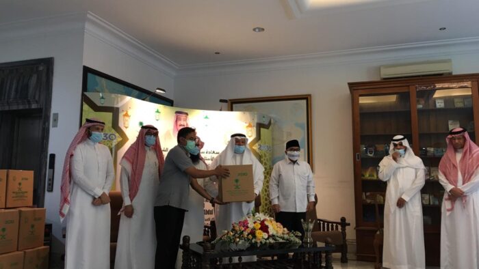 Kedubes Arab Saudi di Jakarta Bagikan 4 Ribu Paket Sembako