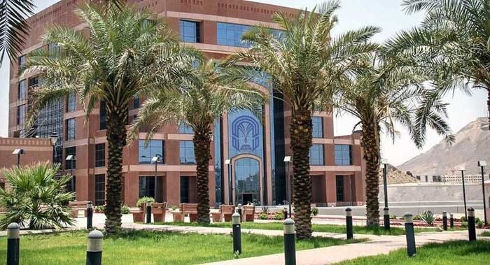 Dua Modal Utama Untuk Mendapatkan Beasiswa Kuliah di Arab Saudi
