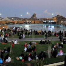 Wisata Lokal Saudi Ramai, Jumlah Kasus Corona Menurun