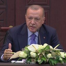 Satu Tahun Rekam Jejak Hipokrit Erdogan