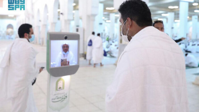 Robot Di Masjidil Haram Mekah Pandu Jamaah Untuk Manasik Umrah
