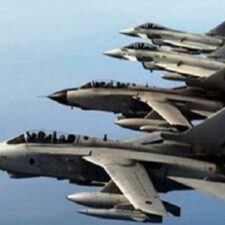 Pasukan Koalisi Pimpinan Saudi: Serangan Udara Intens Menargetkan Sasaran Militer di Sana'a