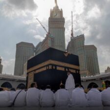 Kementerian Haji Saudi: Tidak Ada Layanan di Aplikasi Untuk Mencium Hajar Aswad