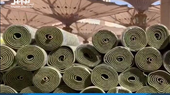 Video: Karpet Hijau Buatan Saudi Gantikan 12.000 Karpet Merah di Halaman Masjid Nabawi