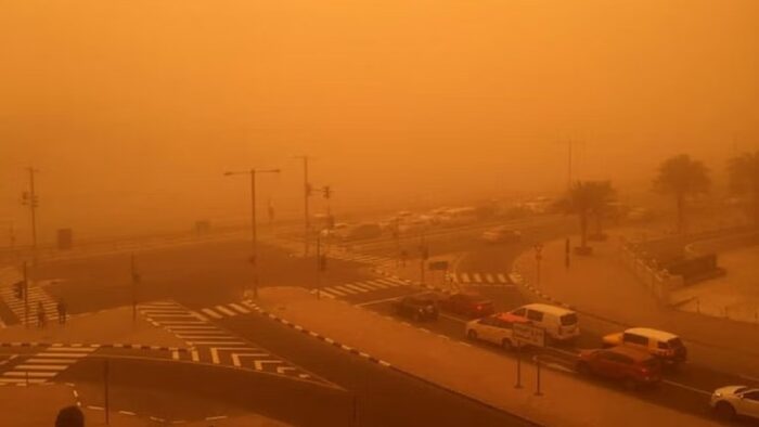 Pertahanan Sipil: Badai Pasir Melanda Riyadh dan Sharqiya Hingga Senin Malam