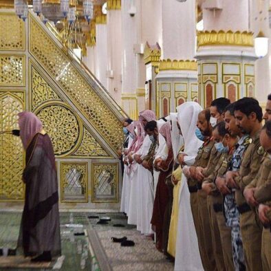 Di Arab Saudi Imam Masjid Digaji, Kok Ditangkap?
