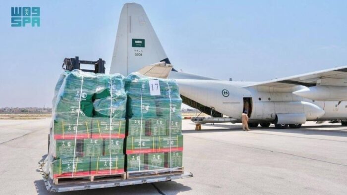 Pesawat Pertama Saudi Tiba Membantu Korban Kebakaran di Latakia, Suriah