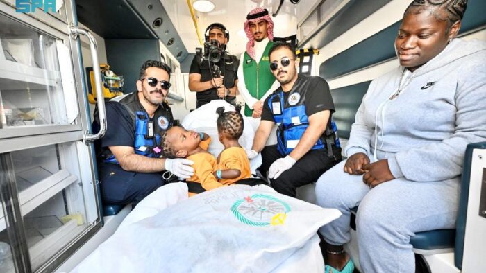 Setelah Suriah, Bayi Kembar Siam Jamaika “Azaria dan Azura Elison” Diterbangkan ke Riyadh untuk Pemeriksaan Medis