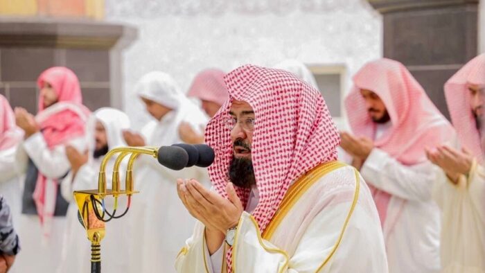 Syaikh As‑Sudais: Dari Menghafal Al-Qur’an di Usia 12 Tahun Hingga Memimpin Al-Haramain