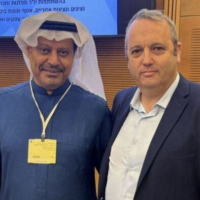 [Cek Fakta] Bukan Wakil Saudi: Klarifikasi Sosok Pria Arab Yang Berbicara di Parlemen Israel