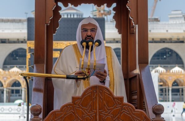 Syaikh As-Sudais: Keselamatan Hanya Dengan Iman Dan Aqidah Salafus Shalih Syaikh As-Sudais: Keselamatan Hanya Dengan Iman Dan Aqidah Salafus Shalih