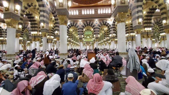 Syaikh Sudais Resmi Buka Majlis Pembacaan Kitab di Haramain
