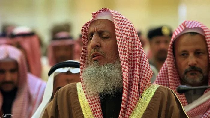 Pelita Itu Telah Berpulang: Mengenang Syaikh Abdul Aziz Alu Syaikh