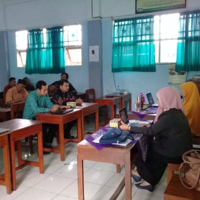 Workshop Desain Pembelajaran Abad-21 SMP IT Masjid Syuhada