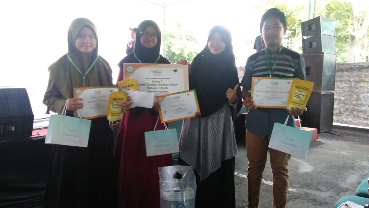 Wakil SMP IT Masjid Syuhada Sukses Menjuarai Lomba Cerdas Cermat Islami di Masjid Syuhada