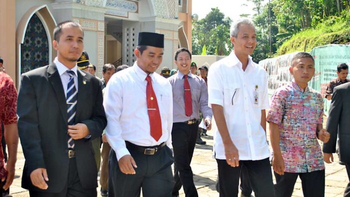 Kunjungan Gubernur Jawa Tengah Bapak H. Ganjar Pranowo, SH didampingi Bupati Batang Bapak H. Yoyok Riyo Sudibyo Ke Tazakka