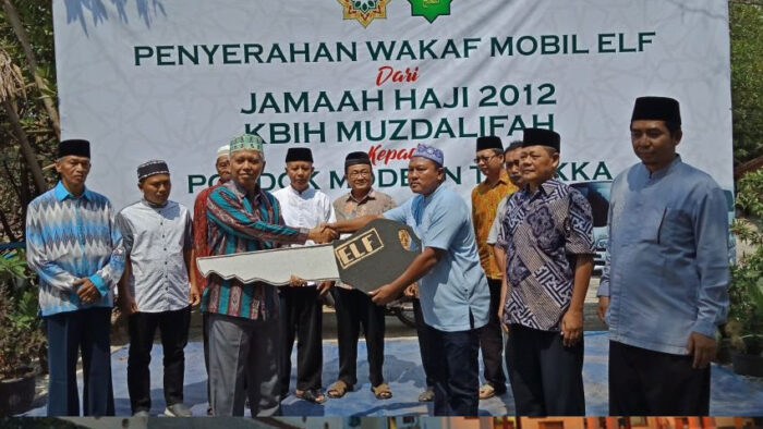 Alumni KBIH Muzdalifah 2012 Serahkan Wakaf Minibus