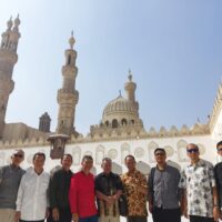 Rektor UGM & UMS Di Masjid Agung Al-Azhar Cairo